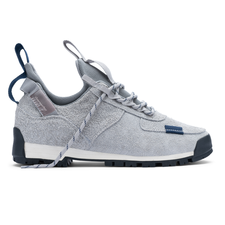 profile shot  / Approach / Lunar color features Light Grey colored hairy suede upper, gross grain webbing for laces. helastic heel detail, stretch mesh internal bootie, vintrage vibram hiking outsole and eva midsole. 