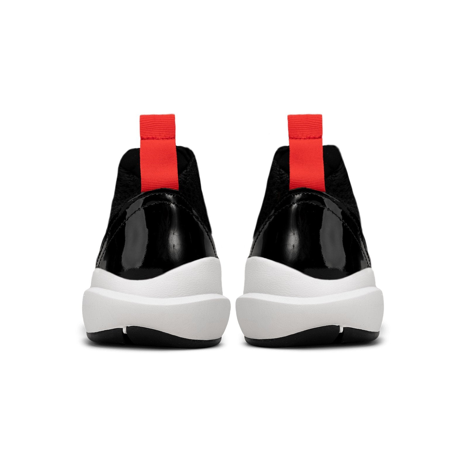 Backview, Cloudstryk Advantage is a runner with Black patent leather and suede overlays zoom mesh underlays, red heel pull molded lace holder, white eva midsol and a translucent black rubber outsole.